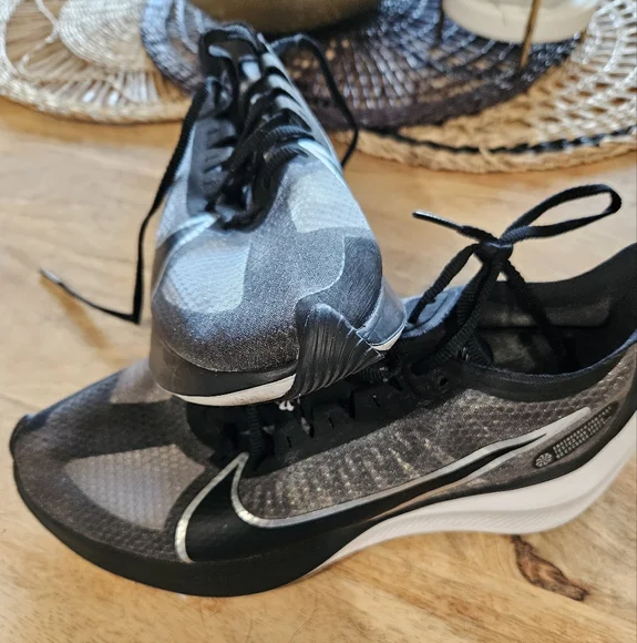 Nike Zoom Gravity shoes- 9 - Picture 12 of 14